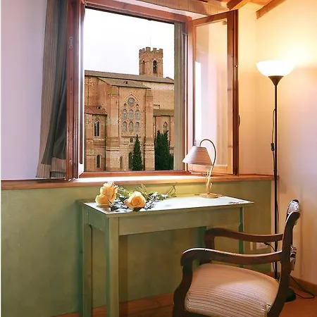 فندق مبيت وإفطار Casacenti *