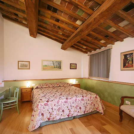 فندق مبيت وإفطار Casacenti سيينا